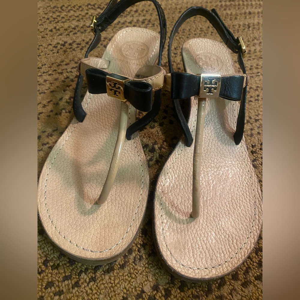 Tory Burch low wedge tan & black